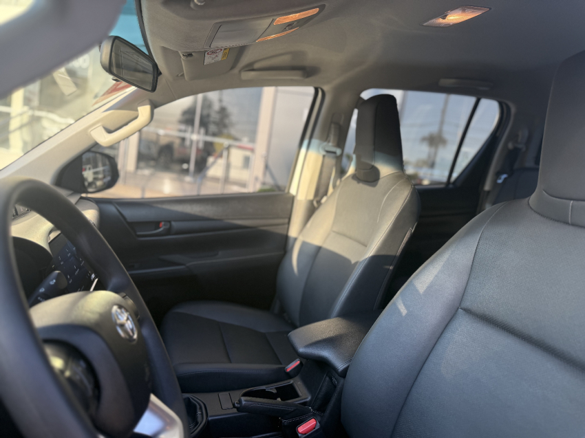 toyota hilux 2.8 d-4d turbo diesel cd power pack 4x4 manual 4p 202411