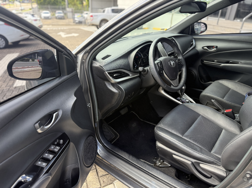 toyota yaris 1.5 16v flex xls connect multidrive 4p automatico 202210