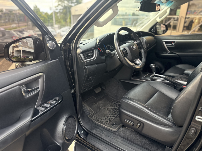 toyota hilux sw4 2.8 d-4d turbo diesel srx 4x4 automatico 4p 20219