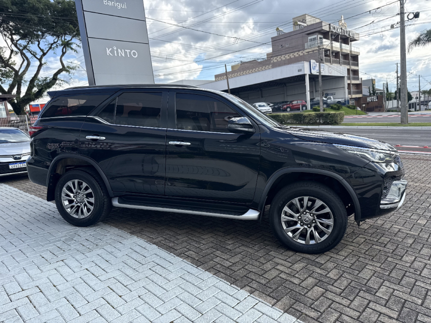 toyota hilux sw4 2.8 d-4d turbo diesel srx 4x4 automatico 4p 20213