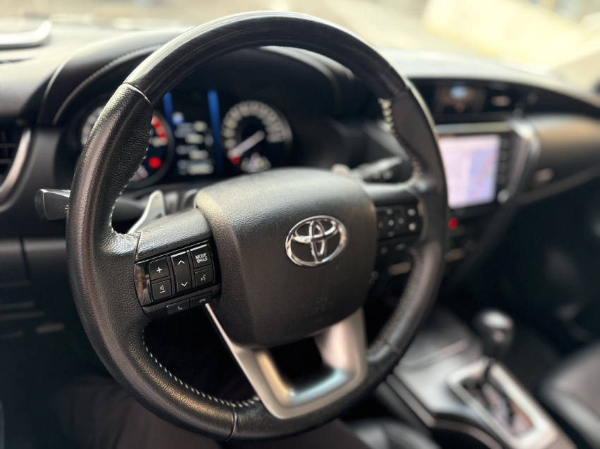 toyota hilux sw4 2.8 d-4d turbo diesel srx 4x4 automatico 4p 202114