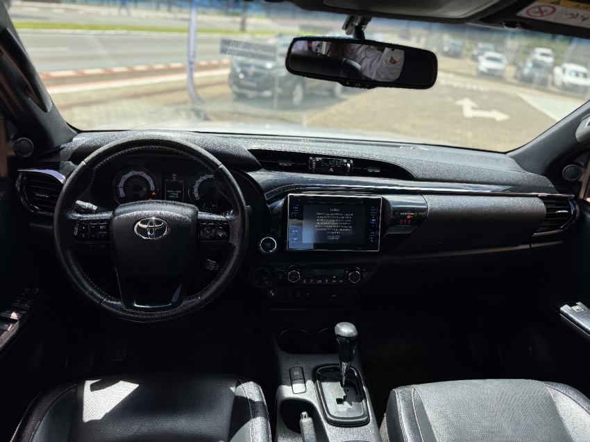 toyota hilux 2.8 srx 4x4 cd 16v diesel 4p automatico 20199