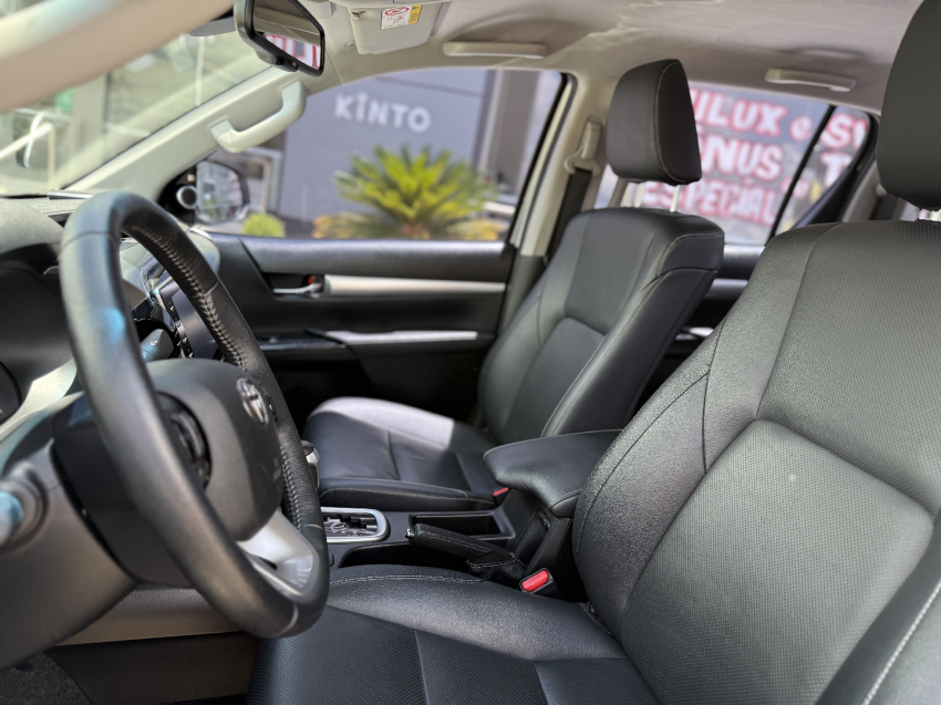 toyota hilux 2.8 d-4d turbo diesel cd srx 4x4 automatico 4p 202213