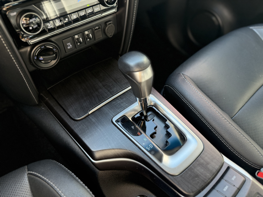 toyota hilux sw4 2.8 d-4d turbo diesel srx 7l 4x4 automatico 4p 202315