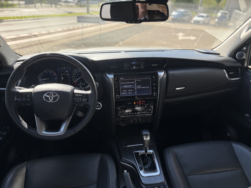 toyota hilux sw4 2.8 d-4d turbo diesel srx 7l 4x4 automatico 4p 20239