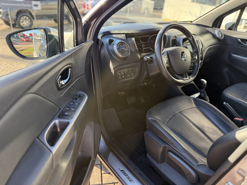 renault captur 1.6 16v sce flex bose x-tronic 4p automatico 202010