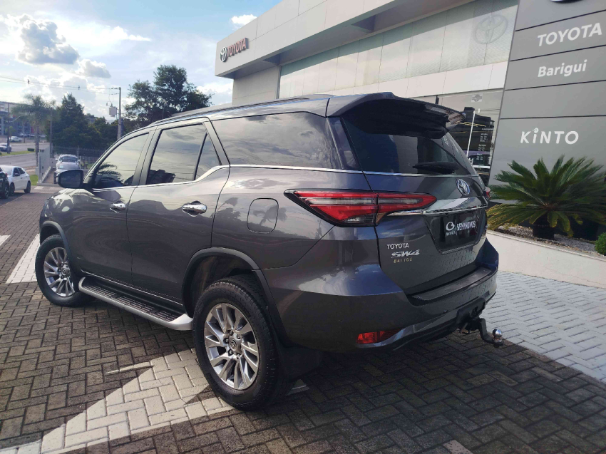 toyota hilux sw4 2.8 d-4d turbo diesel srx 7l 4x4 automatico 4p 20213