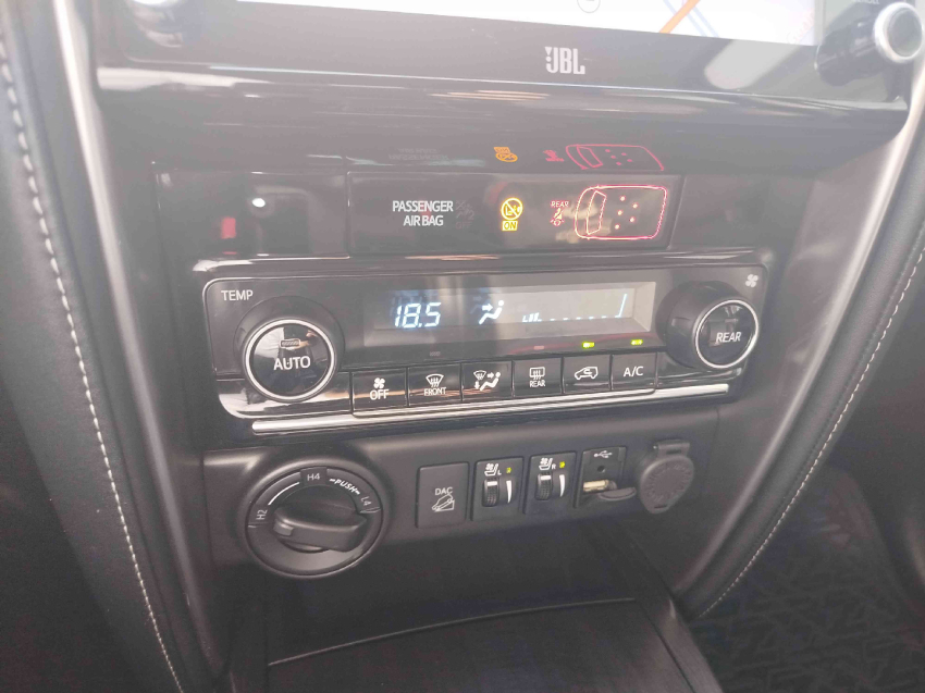 toyota hilux sw4 2.8 d-4d turbo diesel srx 7l 4x4 automatico 4p 202111