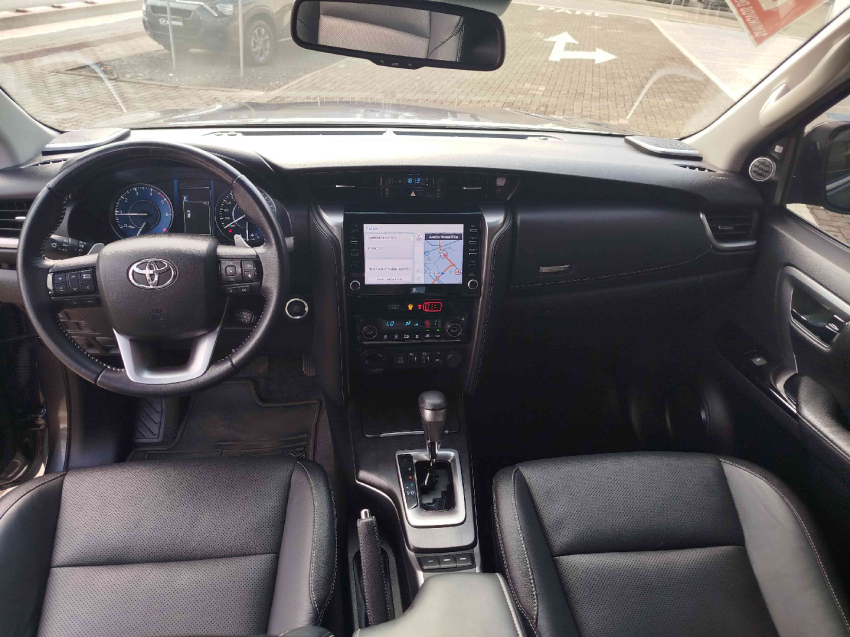 toyota hilux sw4 2.8 d-4d turbo diesel srx 7l 4x4 automatico 4p 20216