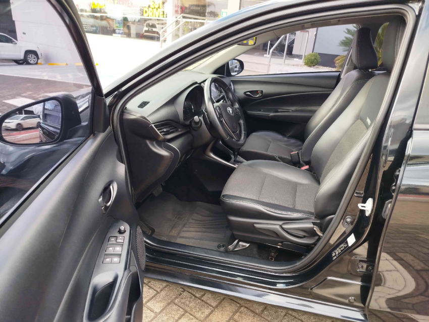 toyota yaris 1.5 16v flex sedan xs connect multidrive 4p automatico 202311