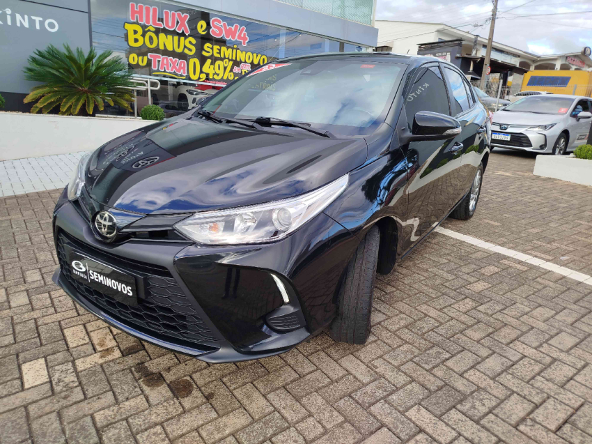 toyota yaris 1.5 16v flex sedan xs connect multidrive 4p automatico 20232