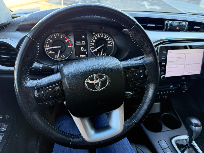 toyota hilux 2.8 d-4d turbo diesel cd srx 4x4 automatico 4p 202312