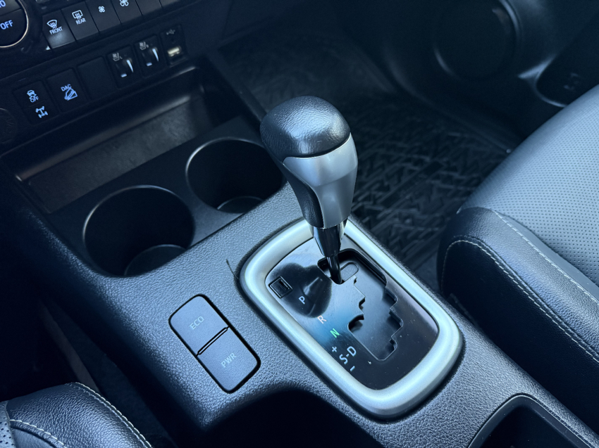 toyota hilux 2.8 d-4d turbo diesel cd srx 4x4 automatico 4p 202311