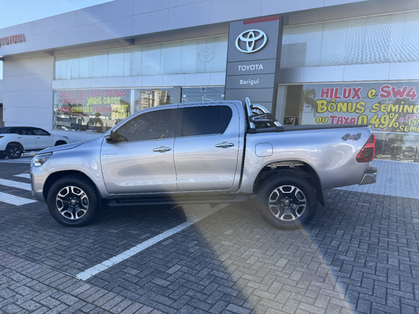 toyota hilux 2.8 d-4d turbo diesel cd srx 4x4 automatico 4p 20233