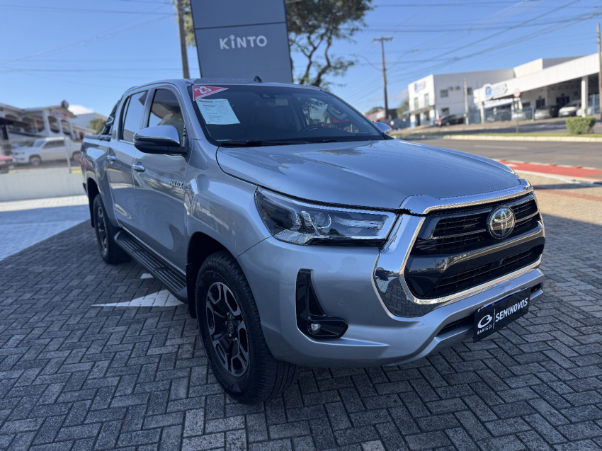 toyota hilux 2.8 d-4d turbo diesel cd srx 4x4 automatico 4p 2023