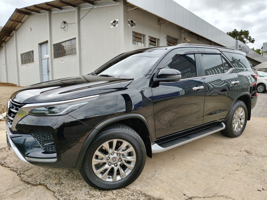 toyota hilux sw4 2.8 d-4d turbo diesel srx 7l 4x4 automatico 4p 20242