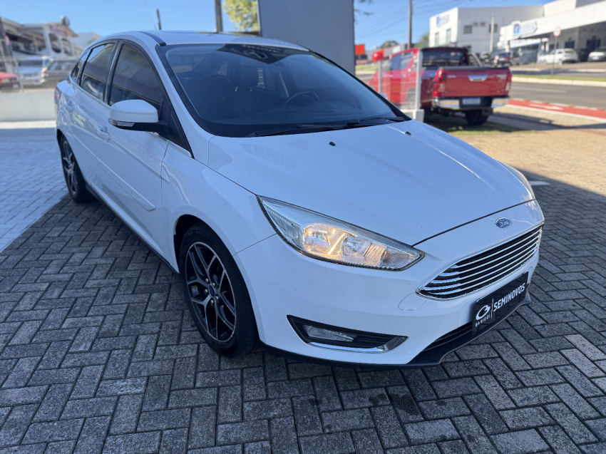 ford focus 2.0 titanium fastback 16v flex 4p powershift automatico 2017