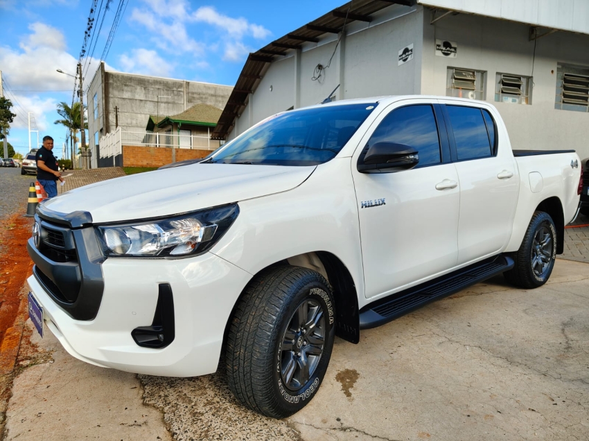 toyota hilux 2.8 d-4d turbo diesel cd sr 4x4 automatico 4p 20222