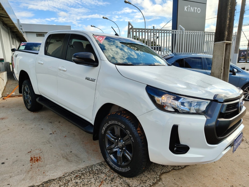toyota hilux 2.8 d-4d turbo diesel cd sr 4x4 automatico 4p 2022