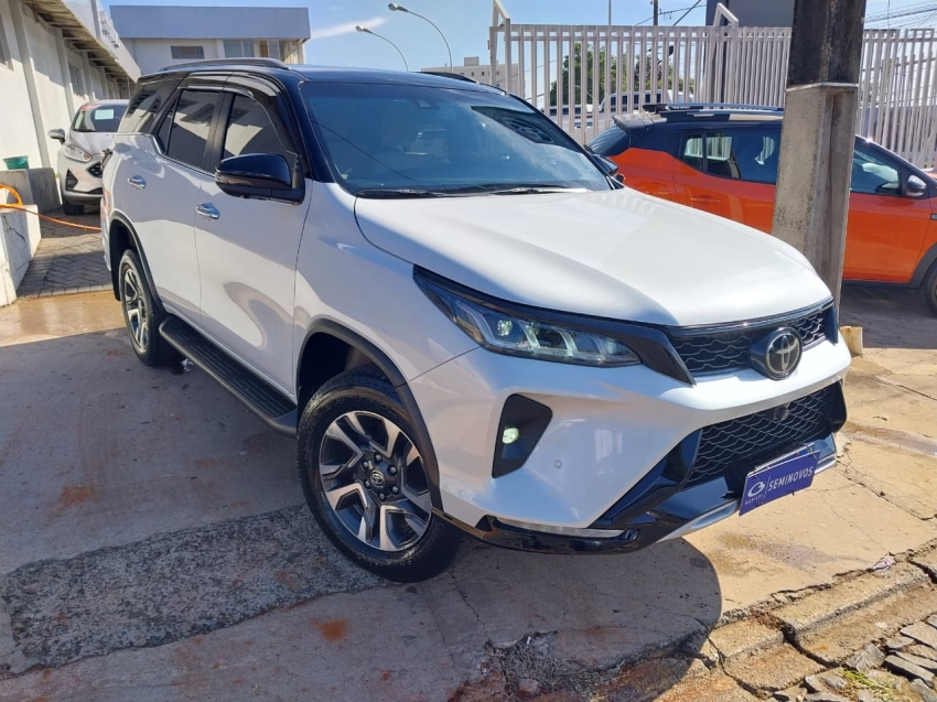 toyota hilux sw4 2.8 d-4d turbo diesel diamond 7l 4x4 automatico 4p 2024