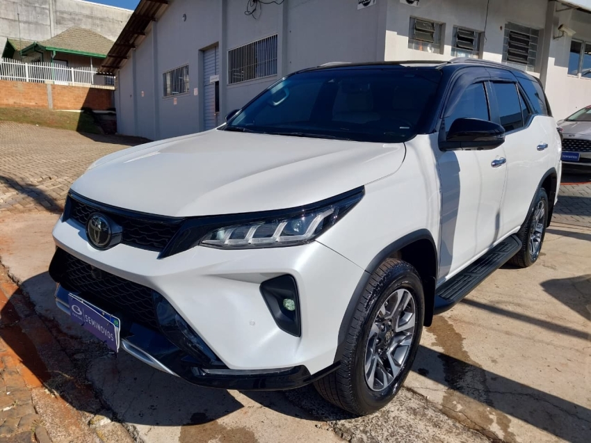 toyota hilux sw4 2.8 d-4d turbo diesel diamond 7l 4x4 automatico 4p 20242