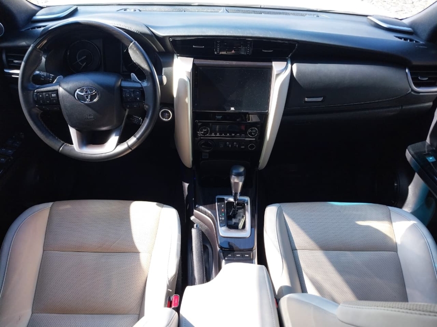 toyota hilux sw4 2.8 d-4d turbo diesel diamond 7l 4x4 automatico 4p 202412