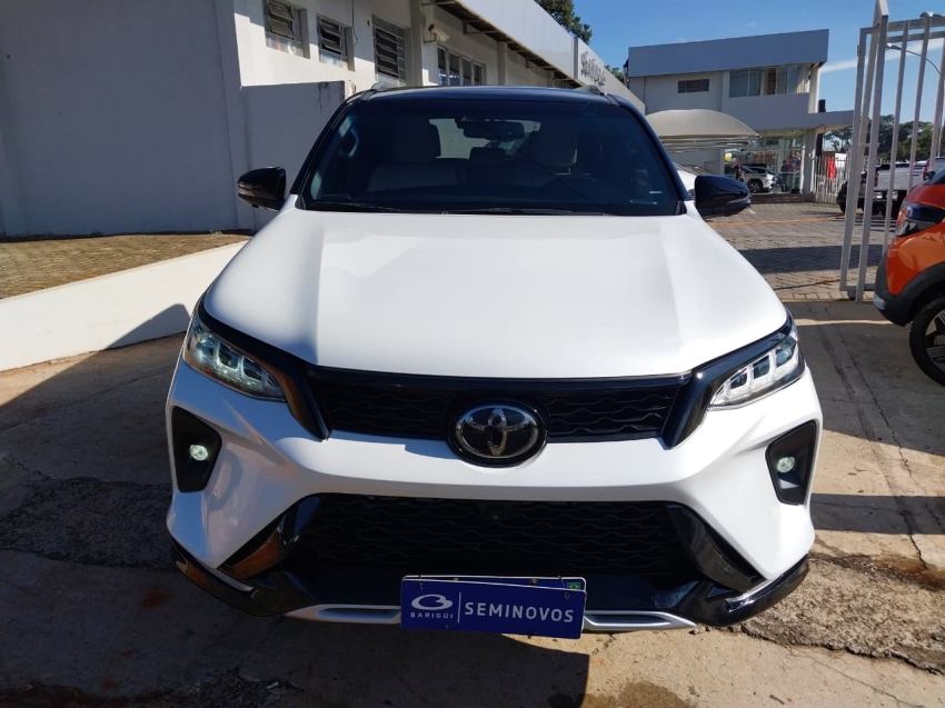 toyota hilux sw4 2.8 d-4d turbo diesel diamond 7l 4x4 automatico 4p 20241