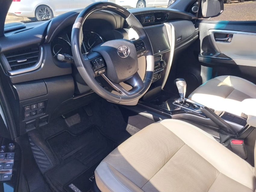 toyota hilux sw4 2.8 d-4d turbo diesel diamond 7l 4x4 automatico 4p 202413