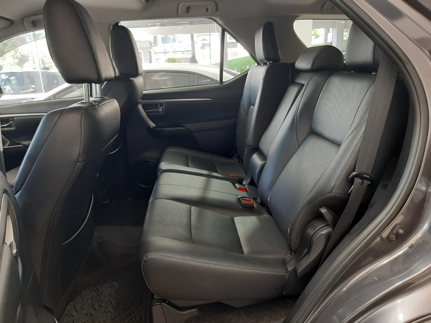 sw4 srx 2.8 diesel9