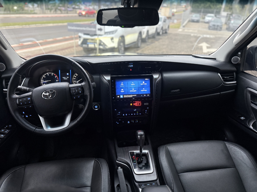 toyota hilux sw4 2.8 d-4d turbo diesel srx 7l 4x4 automatico 4p 20249