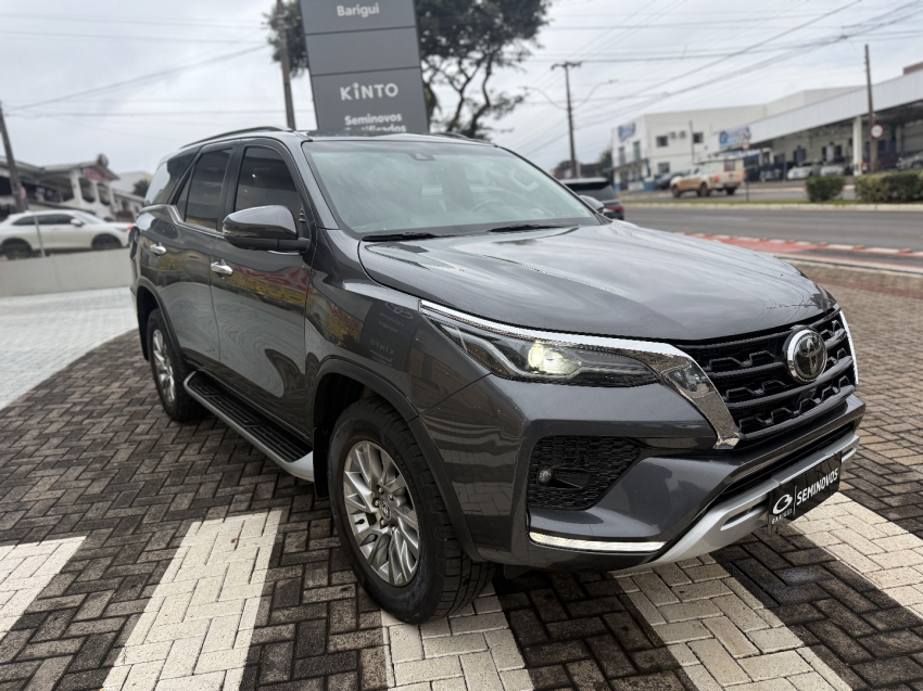toyota hilux sw4 2.8 d-4d turbo diesel srx 7l 4x4 automatico 4p 2024