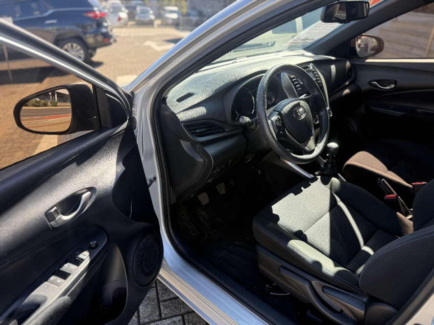 toyota yaris 1.3 16v flex xl manual 4p 201910