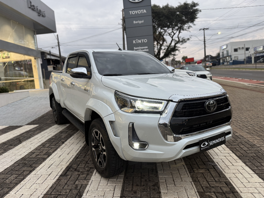 toyota hilux 2.8 d-4d turbo diesel cd srx plus 4x4 automatico 4p 2025