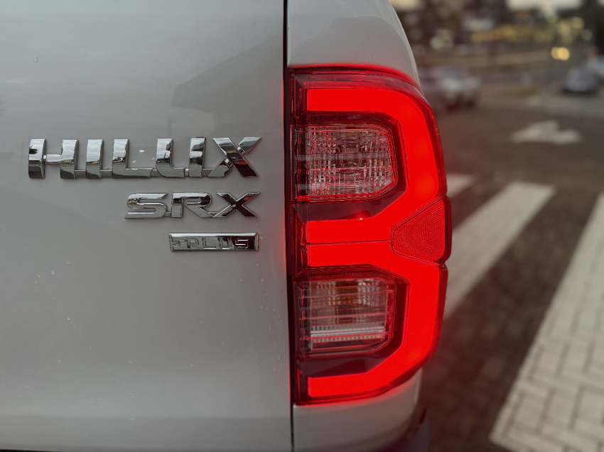 toyota hilux 2.8 d-4d turbo diesel cd srx plus 4x4 automatico 4p 202516