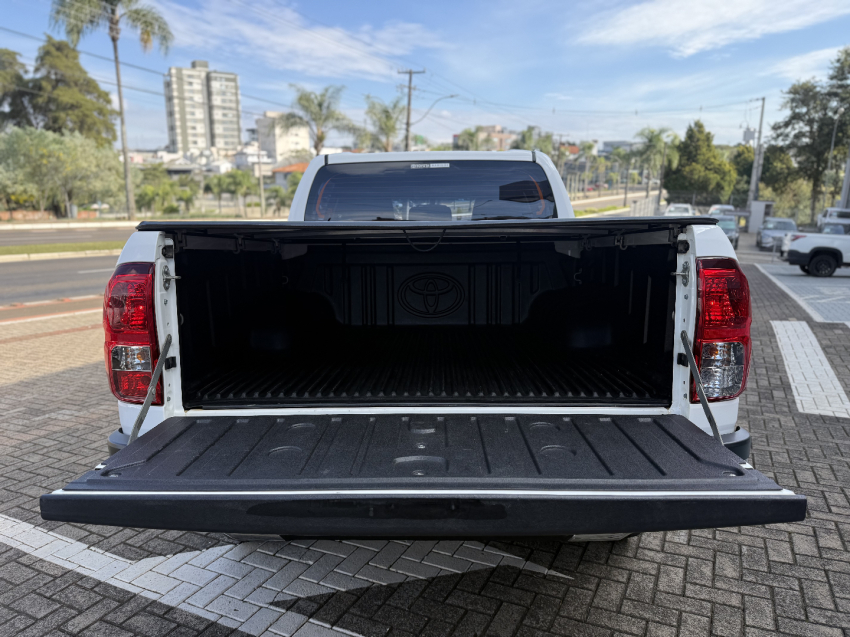toyota hilux 2.8 d-4d turbo diesel cd srv 4x4 automatico 4p 20228