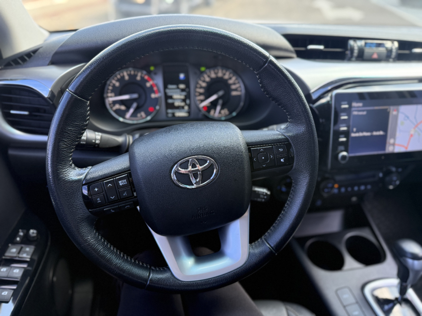 toyota hilux 2.8 d-4d turbo diesel cd srv 4x4 automatico 4p 202214