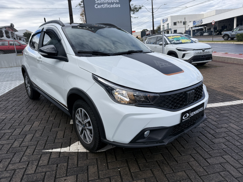 fiat argo 1.3 firefly flex trekking cvt 4p automatico 2025