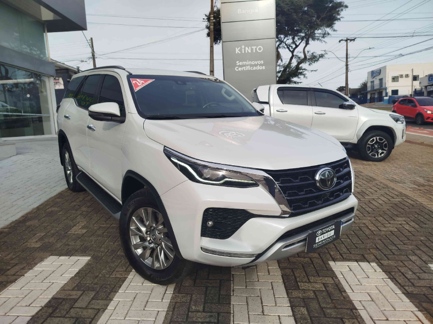 toyota hilux sw4 2.8 d-4d turbo diesel srx 7l 4x4 automatico 4p 2024