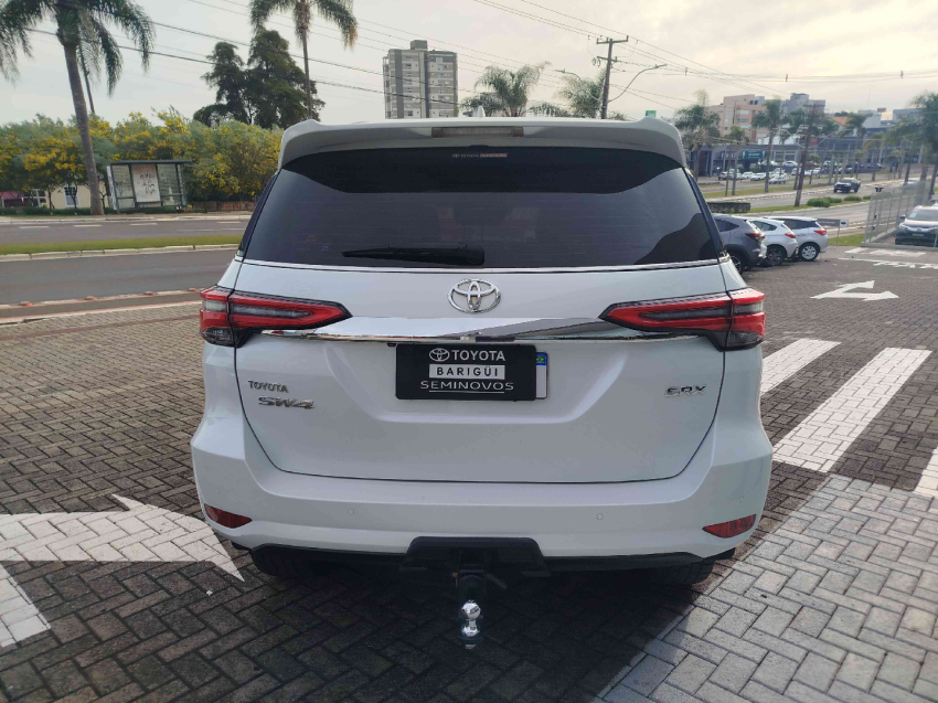 toyota hilux sw4 2.8 d-4d turbo diesel srx 7l 4x4 automatico 4p 20244