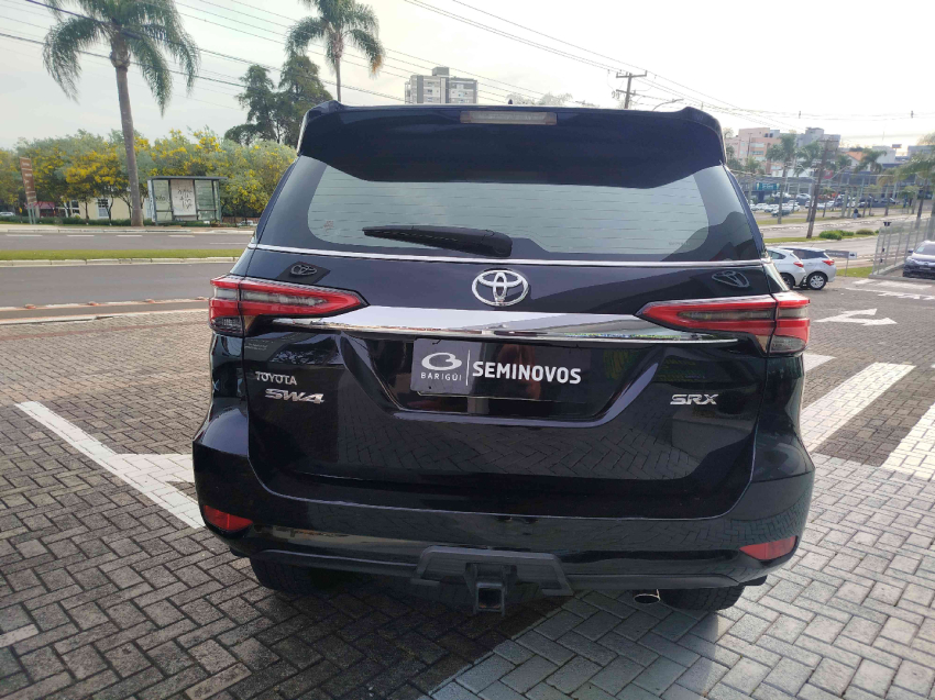 toyota hilux sw4 2.8 d-4d turbo diesel srx 4x4 automatico 4p 20216