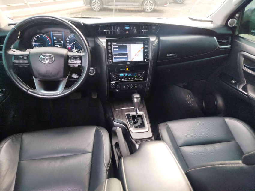 toyota hilux sw4 2.8 d-4d turbo diesel srx 4x4 automatico 4p 20214