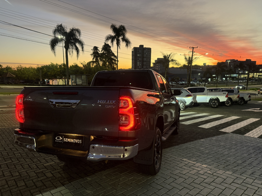 toyota hilux 2.8 d-4d turbo diesel cd srv 4x4 automatico 4p 20257