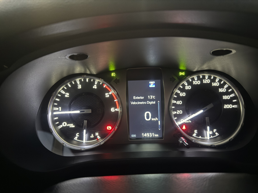 toyota hilux 2.8 d-4d turbo diesel cd srv 4x4 automatico 4p 202511