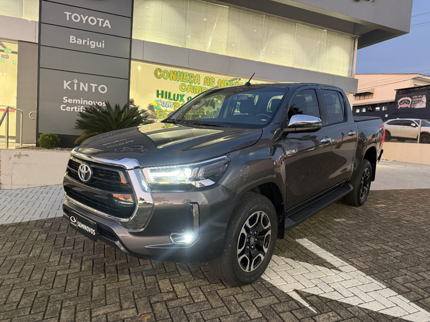 toyota hilux 2.8 d-4d turbo diesel cd srv 4x4 automatico 4p 20252