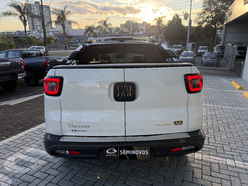 fiat toro 2.0 16v turbo diesel volcano 4wd at9 4p automatico 20226