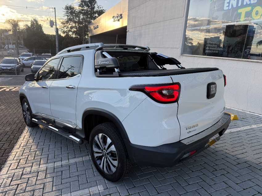 fiat toro 2.0 16v turbo diesel volcano 4wd at9 4p automatico 20225