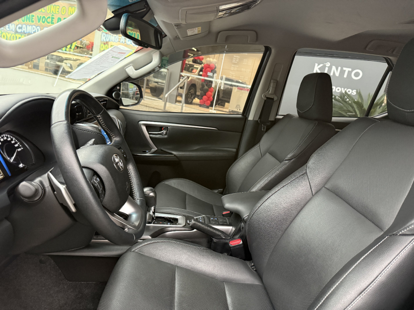 toyota hilux sw4 2.8 d-4d turbo diesel srx platinum 4x4 automatico 4p 202410