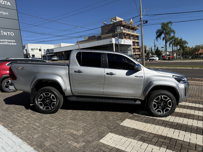 toyota hilux 2.8 d-4d turbo diesel cd srx plus 4x4 automatico 4p 20242