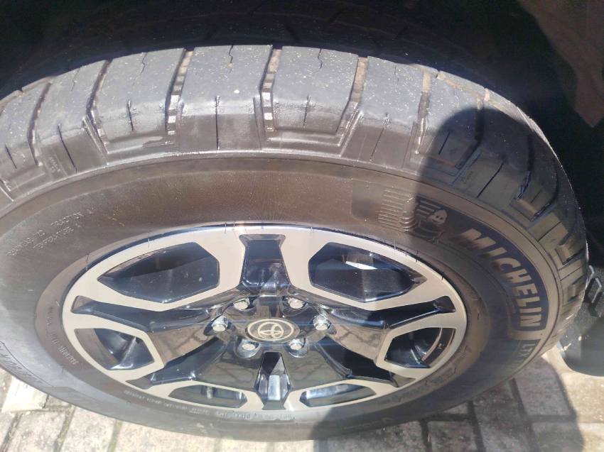 toyota hilux 2.8 d-4d turbo diesel cd srx plus 4x4 automatico 4p 202412