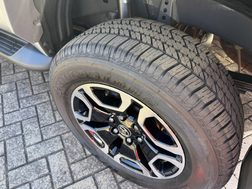 toyota hilux 2.8 d-4d turbo diesel cd srx plus 4x4 automatico 4p 202412